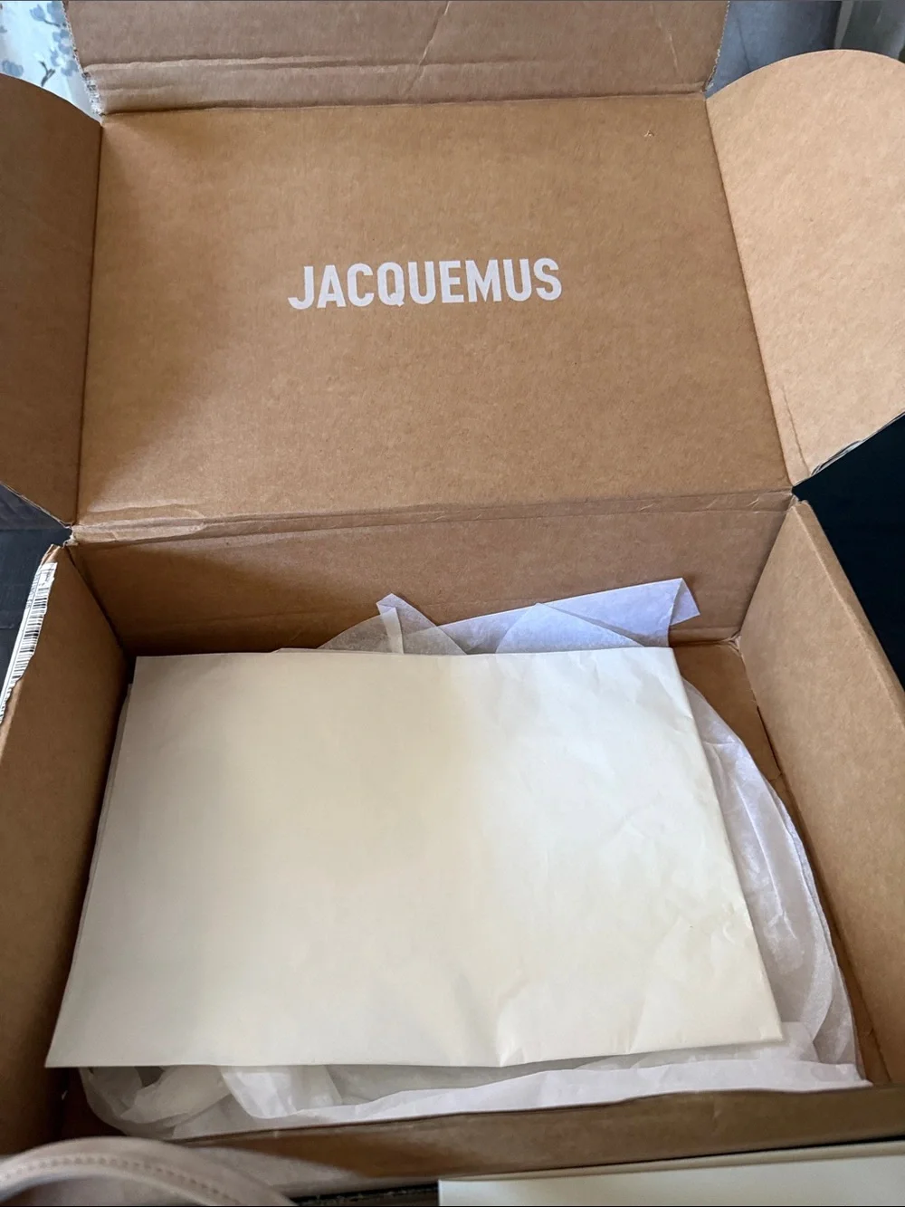 Jacquemus taupe Le Bambino Long beige suede shoulder bag with gold hardware - Picture 5 of 13